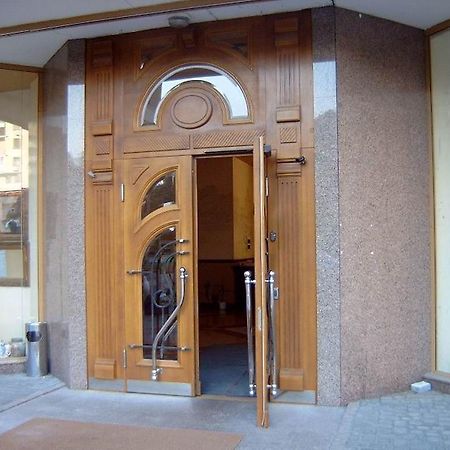Attache Hotel Kiev Ngoại thất bức ảnh