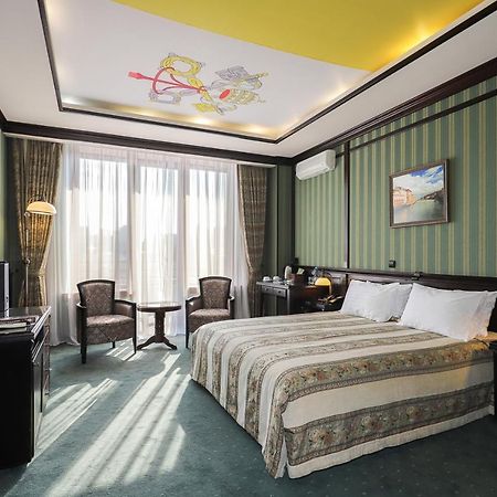 Attache Hotel Kiev Ngoại thất bức ảnh