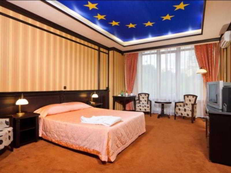 Attache Hotel Kiev Ngoại thất bức ảnh
