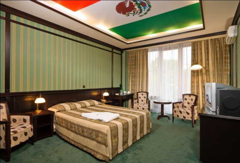 Attache Hotel Kiev Ngoại thất bức ảnh