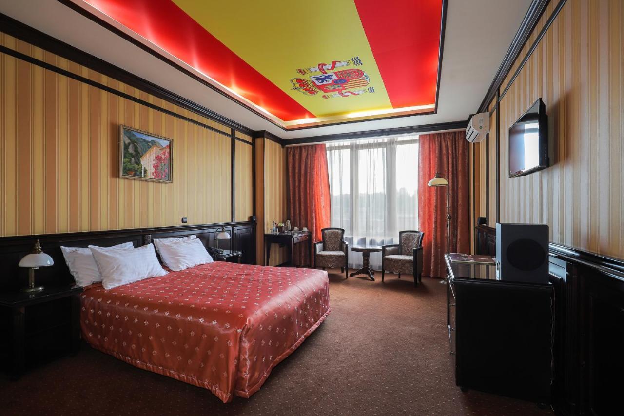 Attache Hotel Kiev Ngoại thất bức ảnh