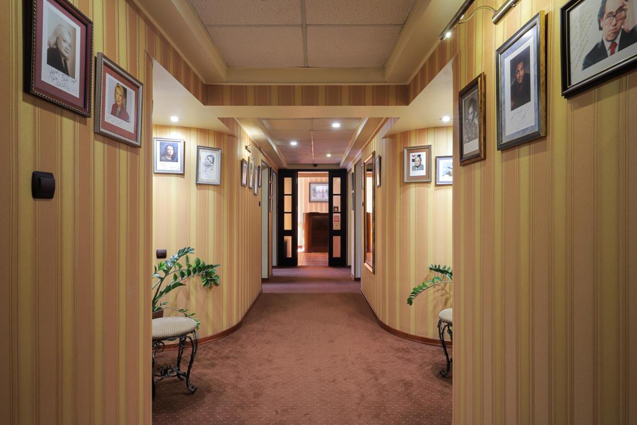 Attache Hotel Kiev Ngoại thất bức ảnh