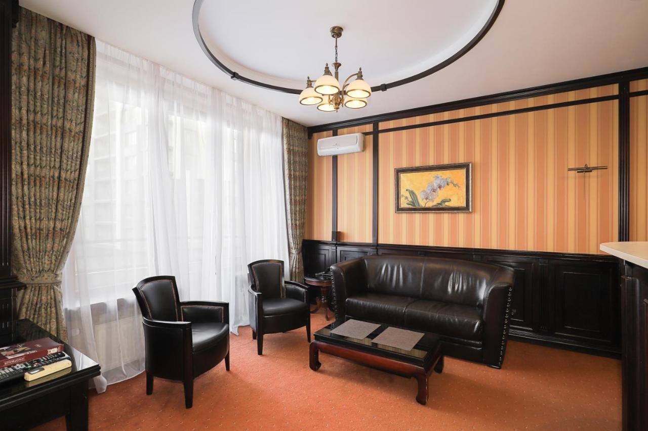 Attache Hotel Kiev Ngoại thất bức ảnh